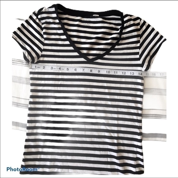 BLACK And White V Neck T Shirt | M - Picture 5 of 5
